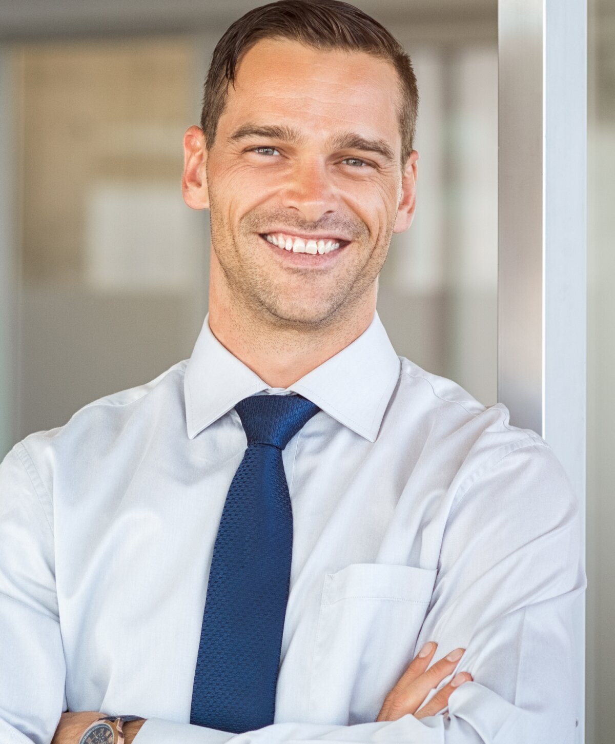 Full-Mouth Reconstruction: One Patient’s Story of a Life-Changing Smile Makeover model smiling